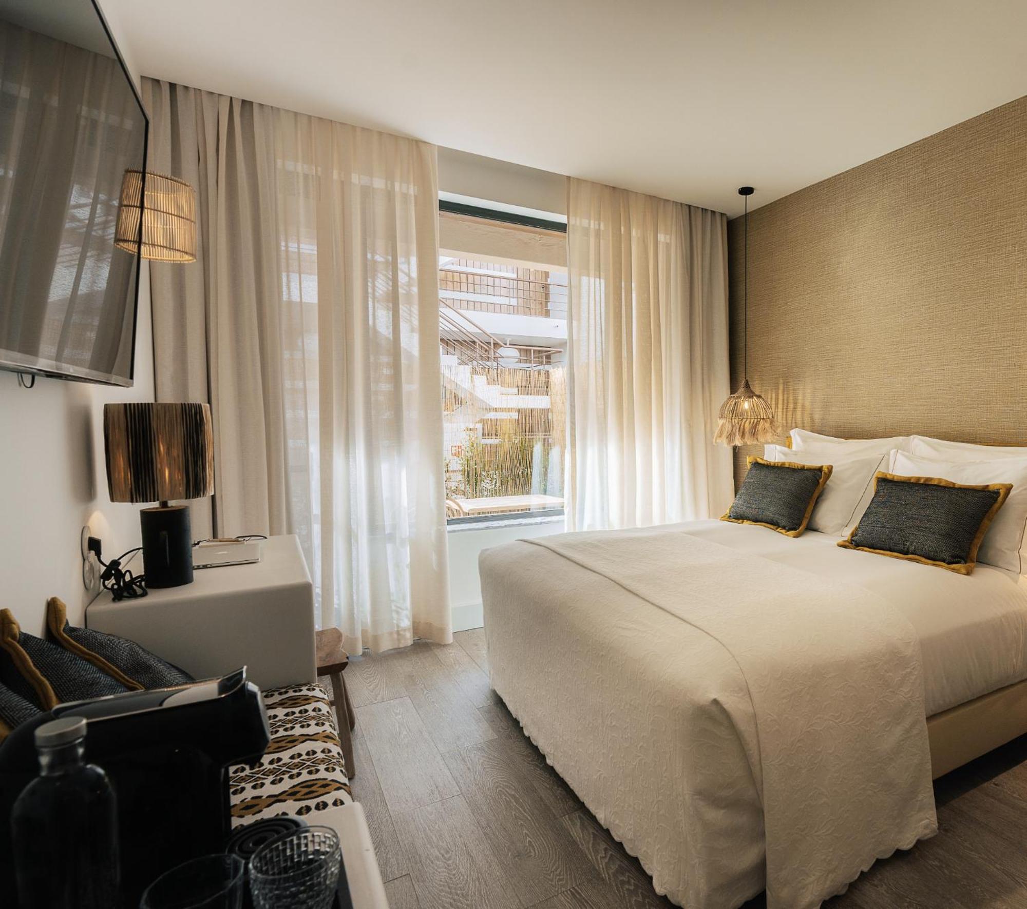 Deluxe Double or Twin Room Garden View